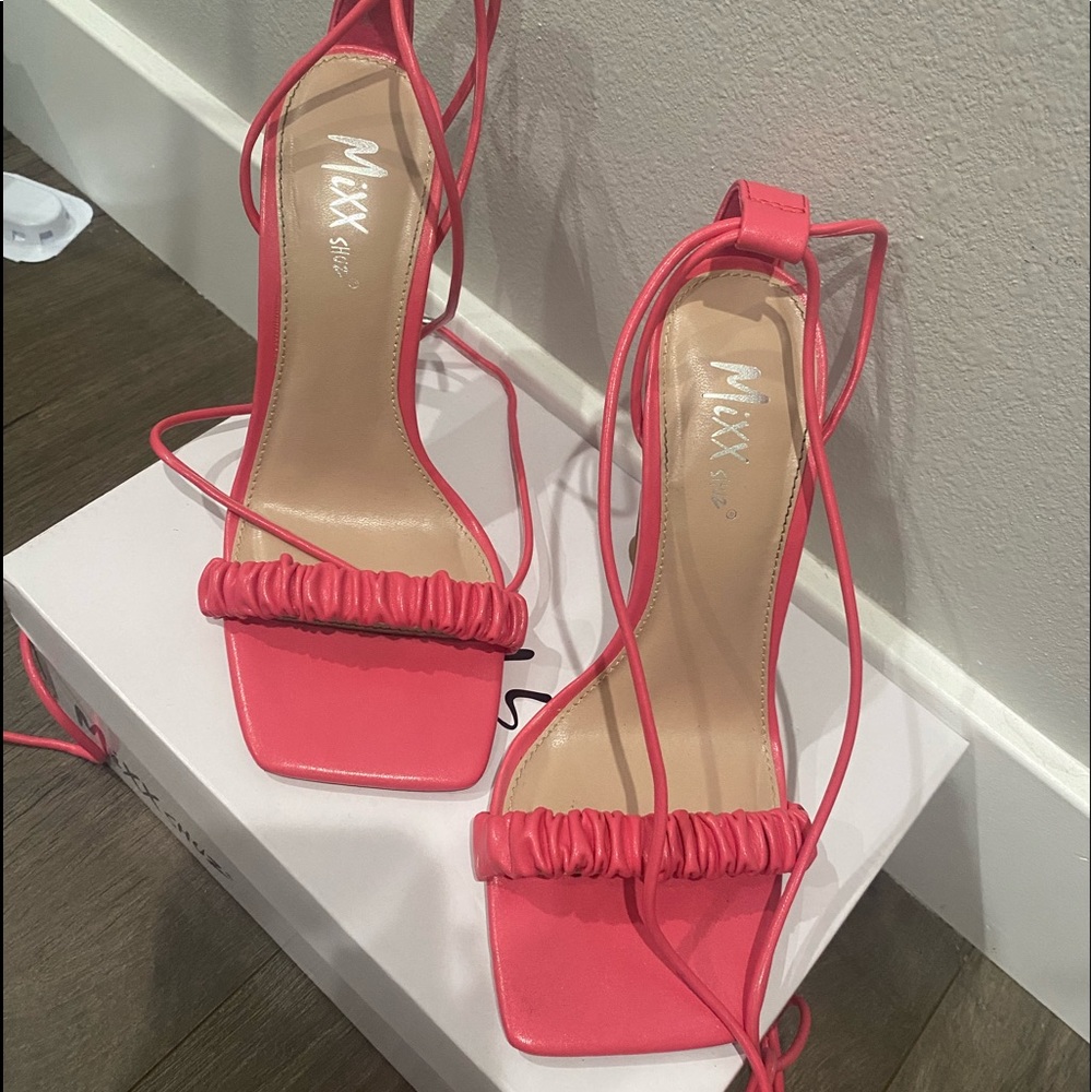 Pink 4” heel by Mixxed Shuz